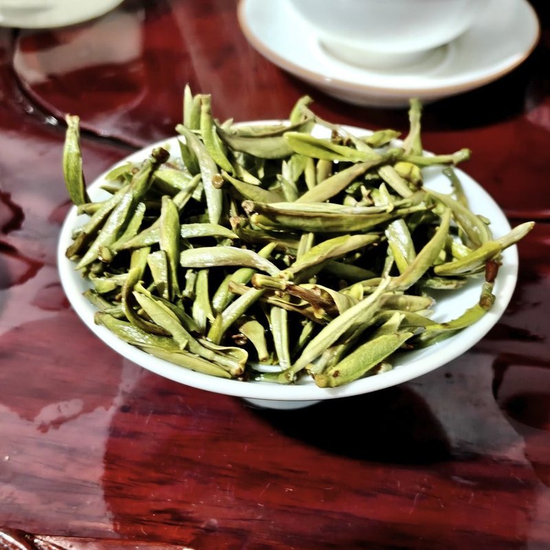 栖品荒野白毫银针
